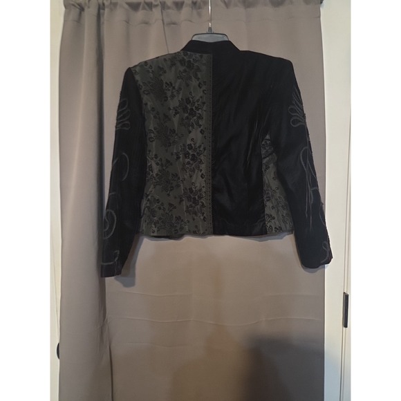 City Girl by Nancy Bolen Vintage Velvet Embroidered Cropped Blazer, Women's Sz 4 - Picture 4 of 8